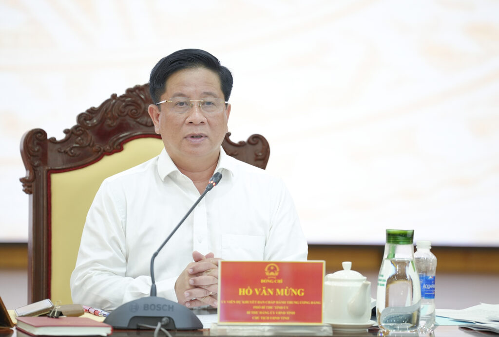 Quang cảnh cuộc họp.
