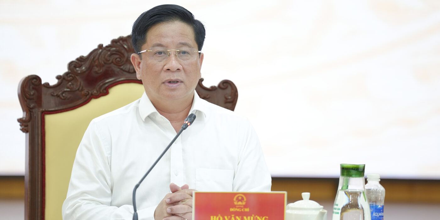 Quang cảnh cuộc họp.