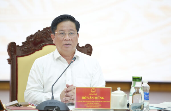 Quang cảnh cuộc họp.
